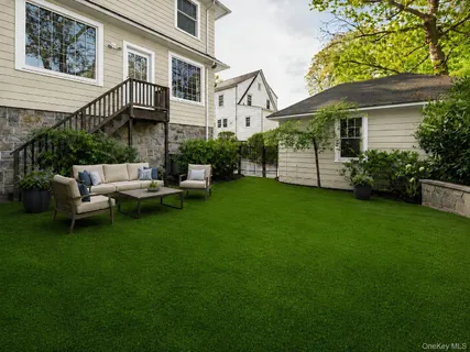 $2,195,000 | 33 Young Avenue, Pelham, NY 10803