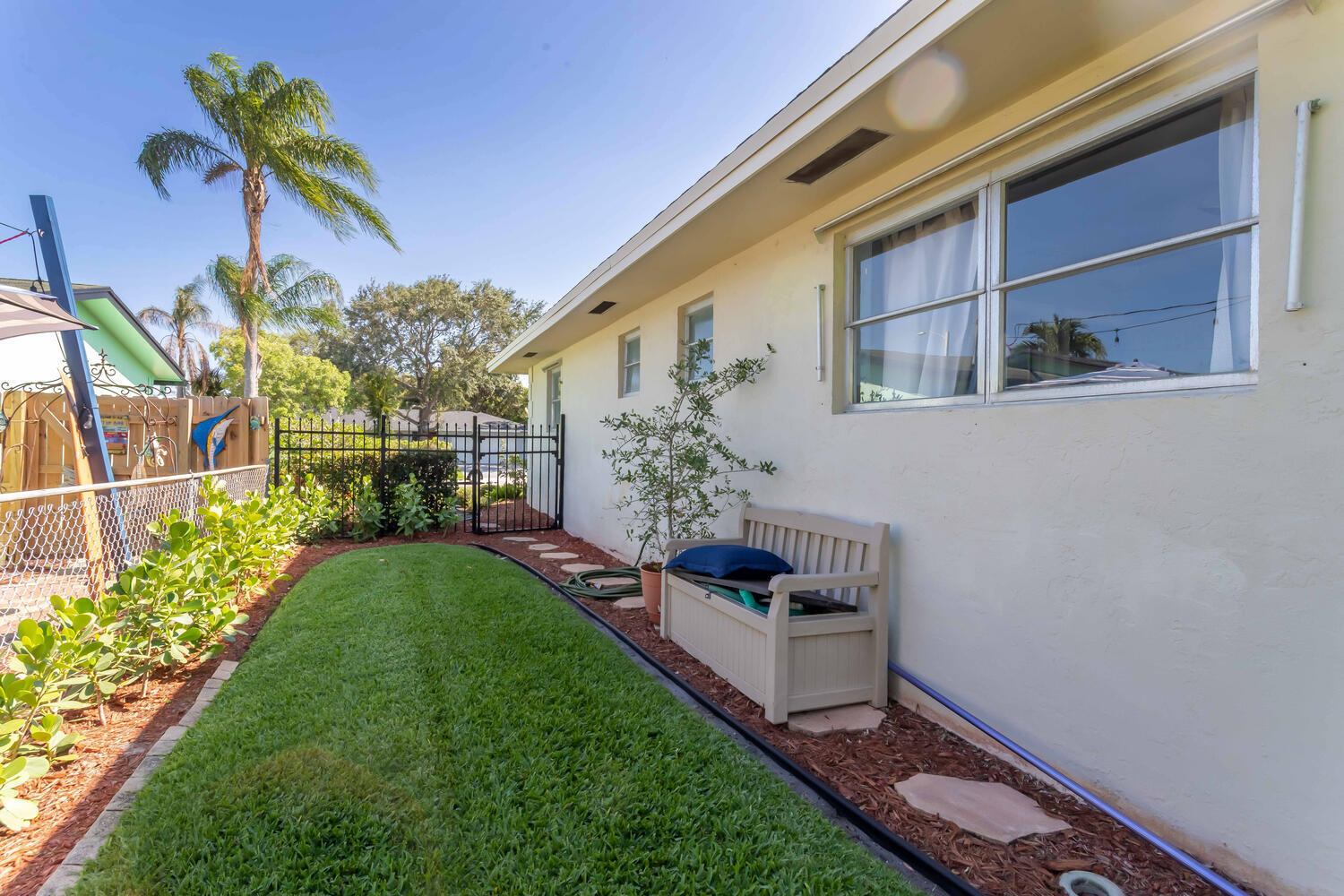 2131 Mark Drive Lake Worth, FL 33461 - Photo 23 of 48 2131 Mark Dr Lake Worth FL-large-029-037