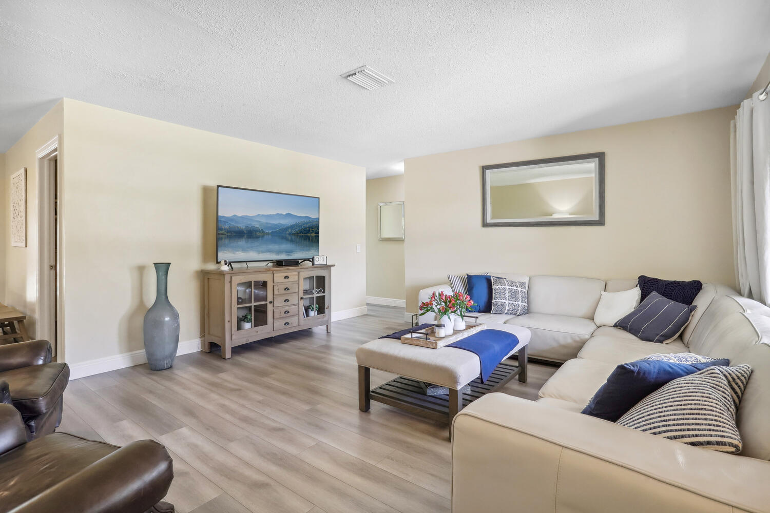 2131 Mark Drive Lake Worth, FL 33461 - Photo 6 of 48 2131 Mark Dr Lake Worth FL-large-006-008