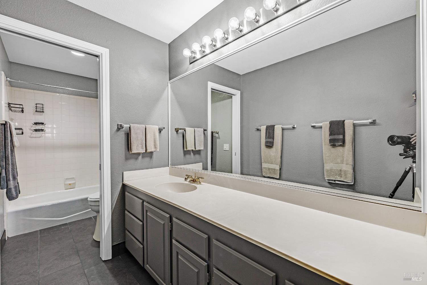 36 Bridle Path Lane Novato, CA 94945 - Photo 13 of 28