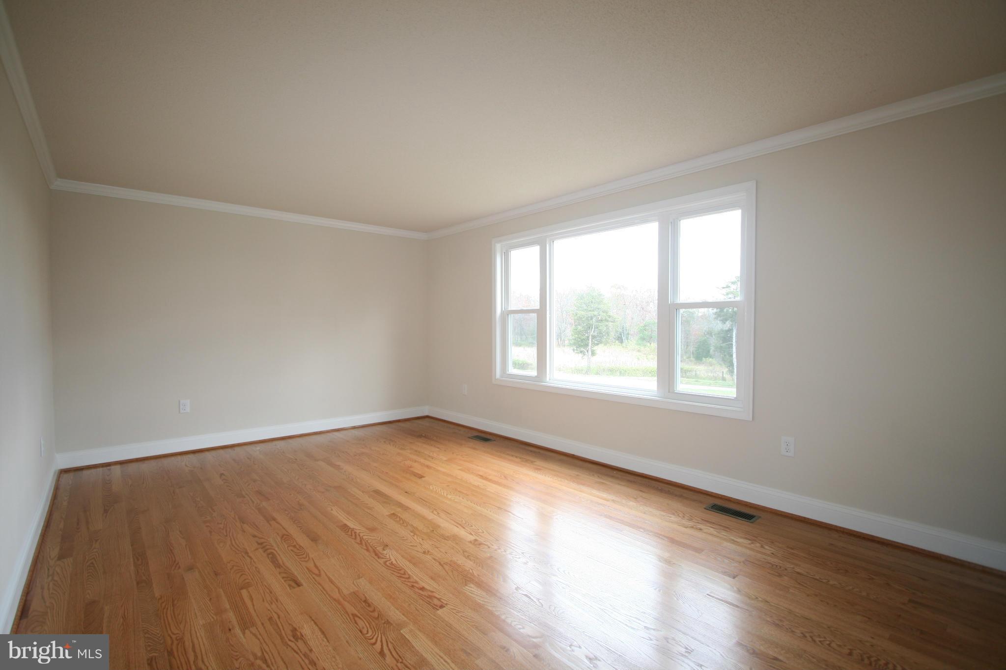 11932 Lucey Road Thurmont, MD 21788 - Photo 14 of 26 Living Room