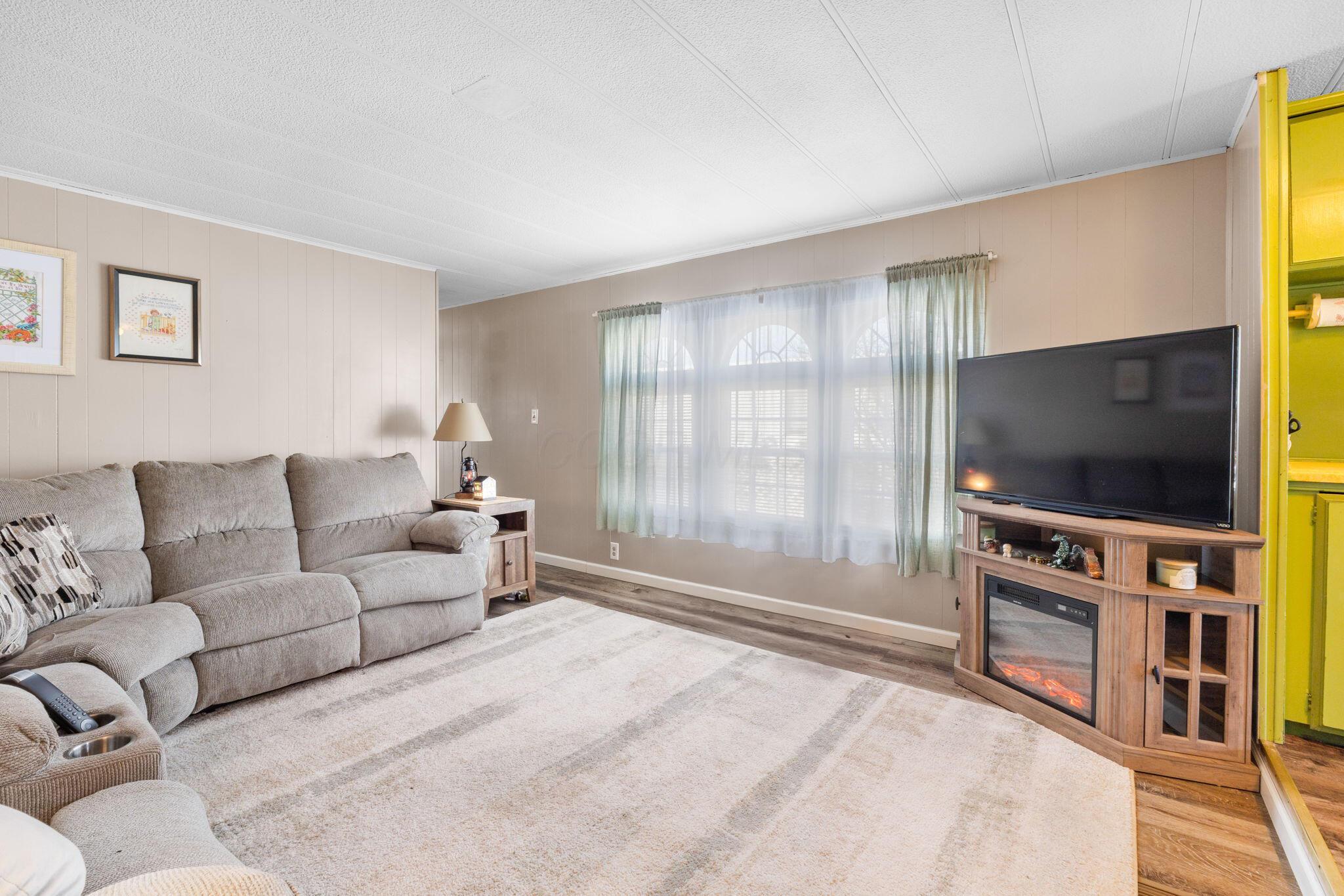 900 Harcourt Road, Unit 14 Mount Vernon, OH 43050 - Photo 26 of 49 900 Harcourt Rd (Interior)-1 2
