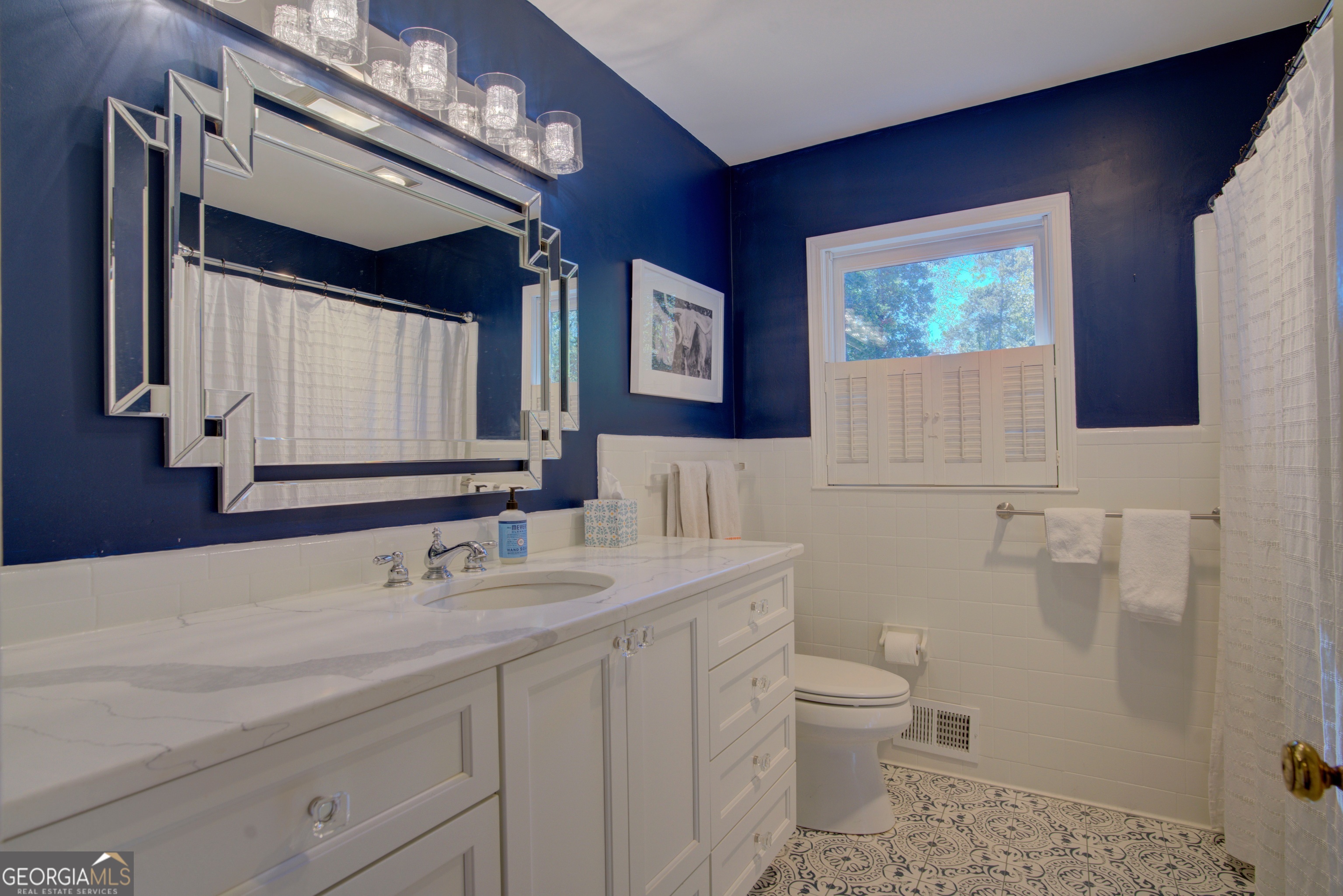 7 Pine Valley Road Rome, GA 30165 - Photo 33 of 57 a bathroom with a sink a toilet and mirror