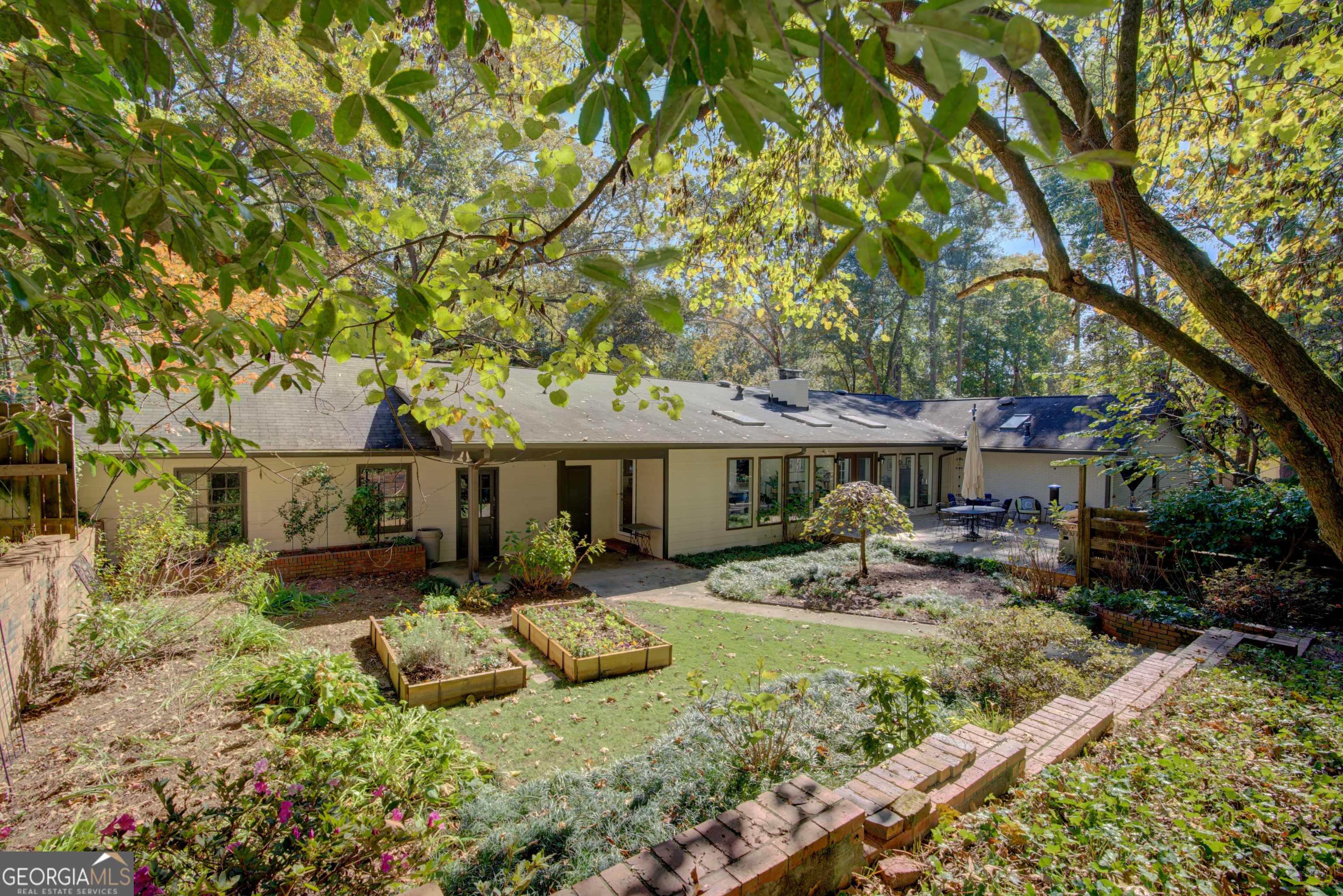7 Pine Valley Road Rome, GA 30165 - Photo 48 of 57 a front view of a house with garden