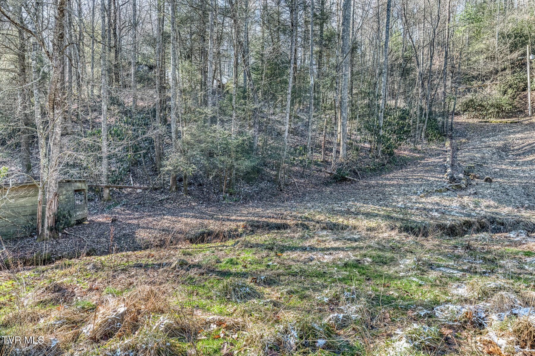 469 Moreland Drive Butler, TN 37640 - Photo 18 of 37 469 Moreland Dr-31