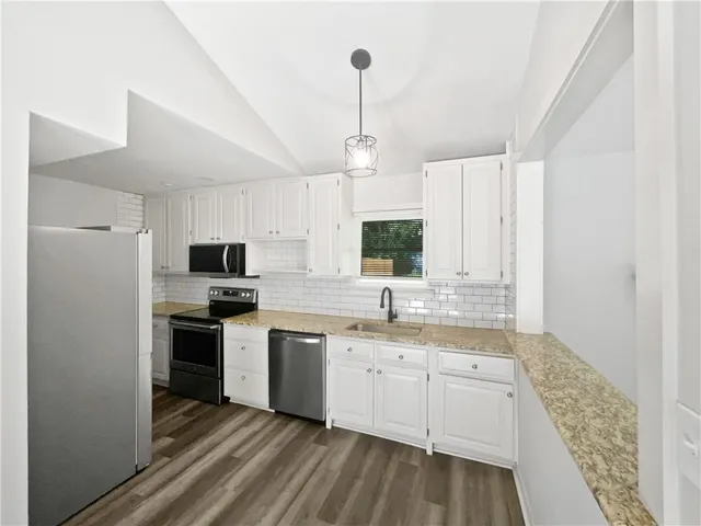 $211,000 | 8701 East 109 Terrace, Kansas City, MO 64134