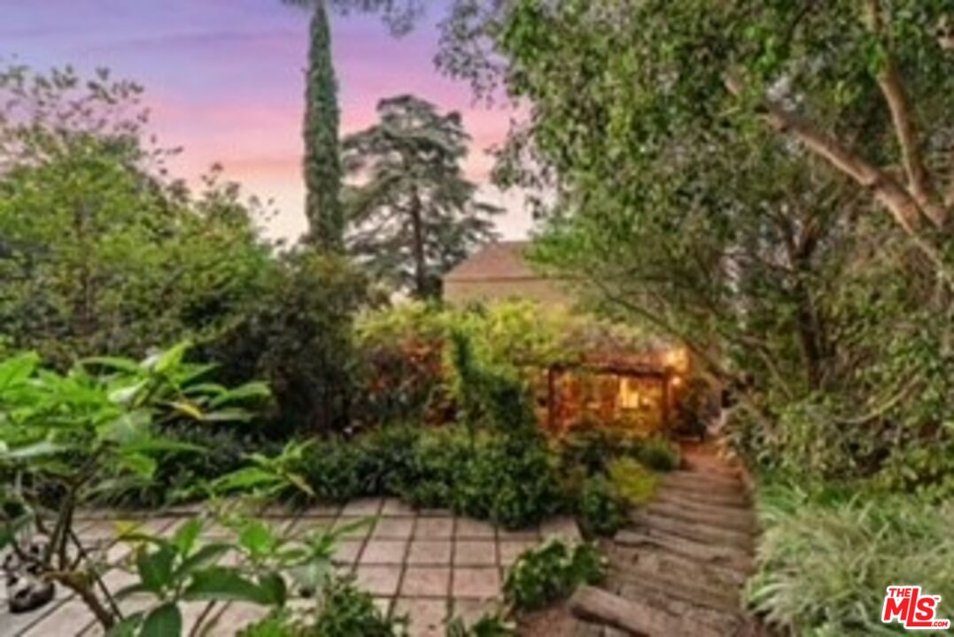 1411 Columbia Drive Glendale, CA 91205 - Photo 39 of 45 a view of a garden