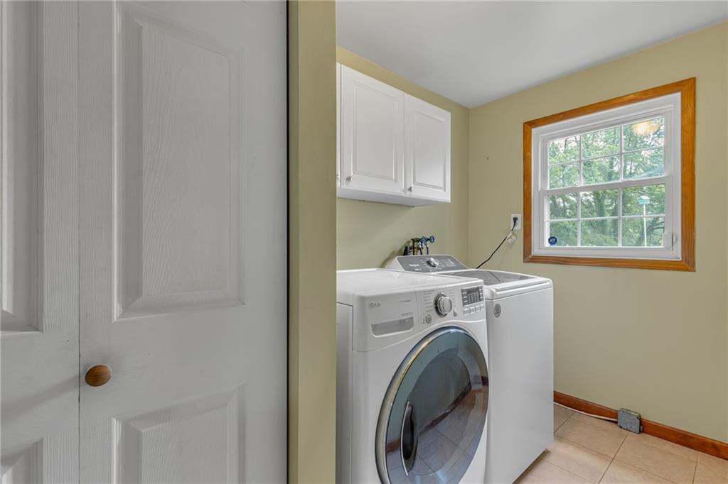 188 Logtown Road Darlington, PA 16115 - Photo 14 of 36 a utility room with dryer and washer