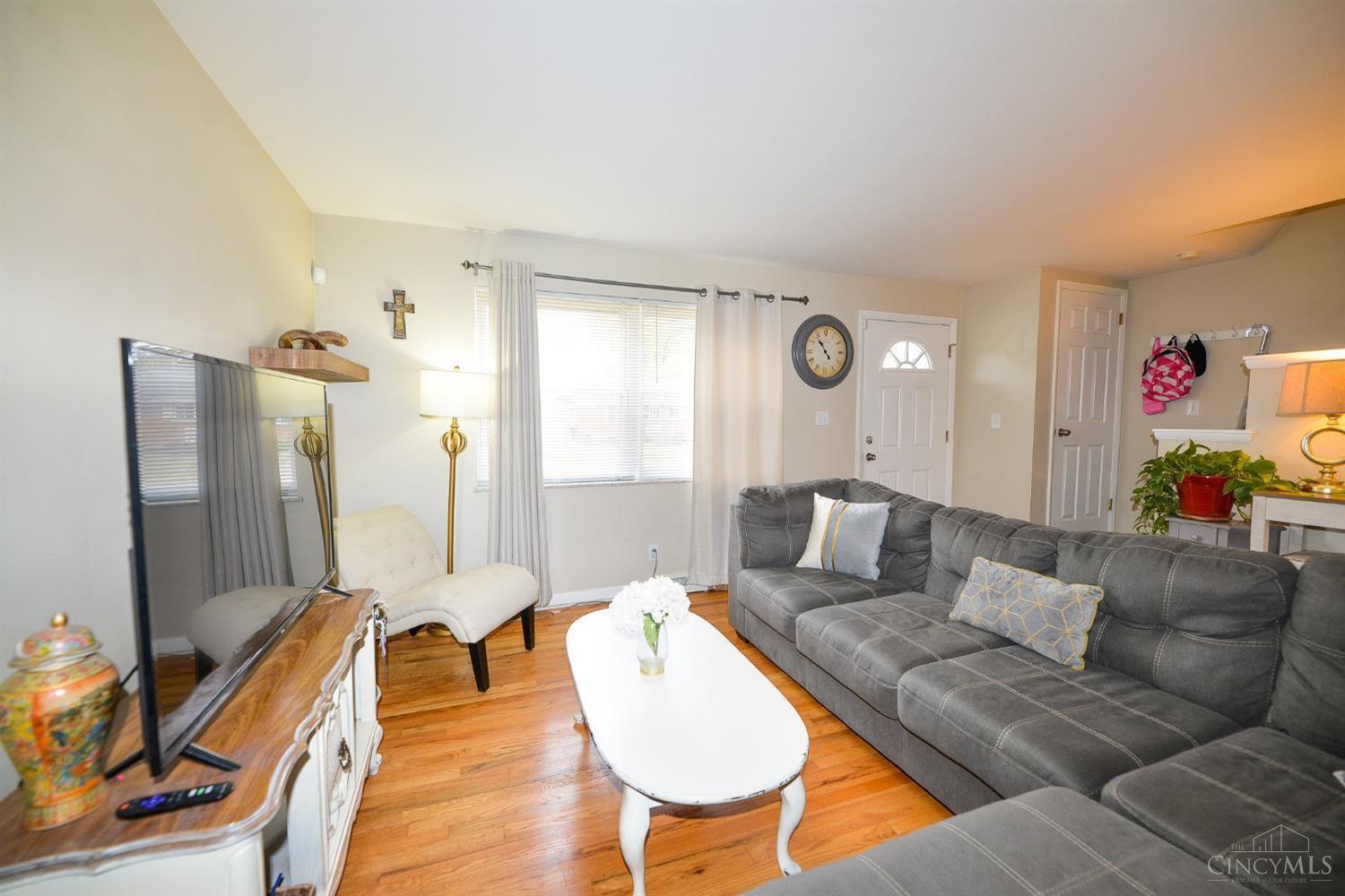 3363 Alexis Road Cincinnati, OH 45239 - Photo 6 of 48