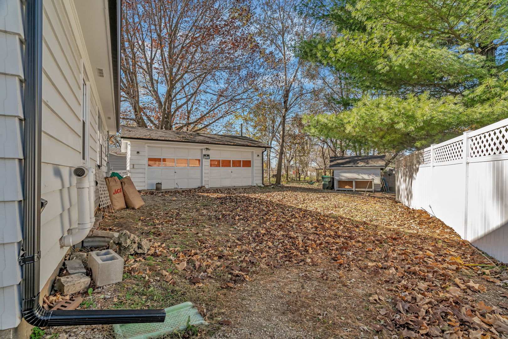 24646 West Eames Street Channahon, IL 60410 - Photo 29 of 32 a view of a backyard with pathway