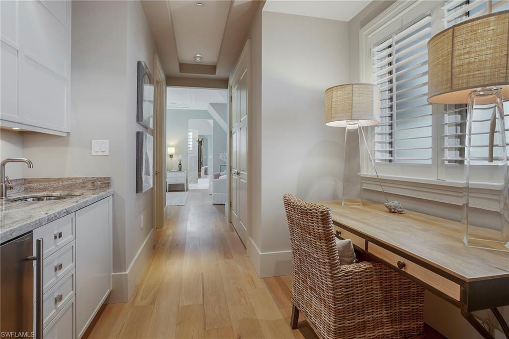 32 6th Street South Naples, FL 34102 - Photo 22 of 37