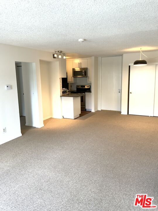 5109 Raintree Circle Culver City, CA 90230 - Photo 3 of 17