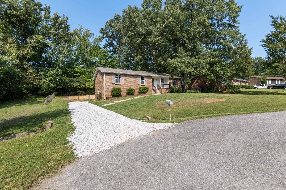 430 Victory Road Clarksville, TN 37042 - Photo 2 of 35 Gallery Image 2