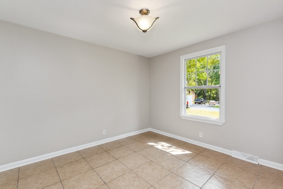 430 Victory Road Clarksville, TN 37042 - Photo 8 of 35 Gallery Image 8