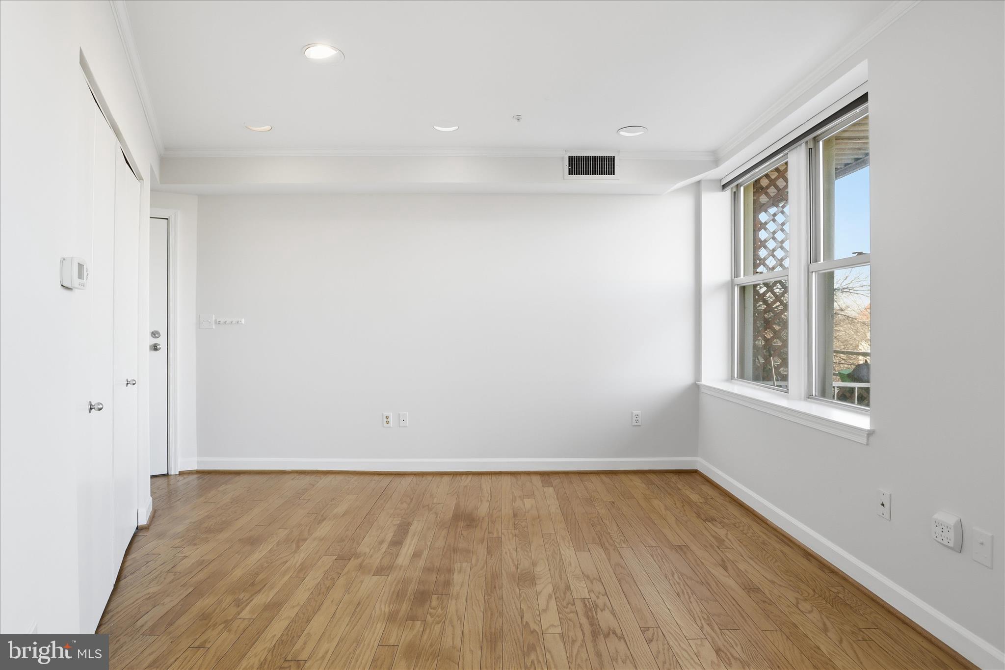 1801 Calvert Street Northwest, Unit 408 Washington, DC 20009 - Photo 4 of 19 Living Room