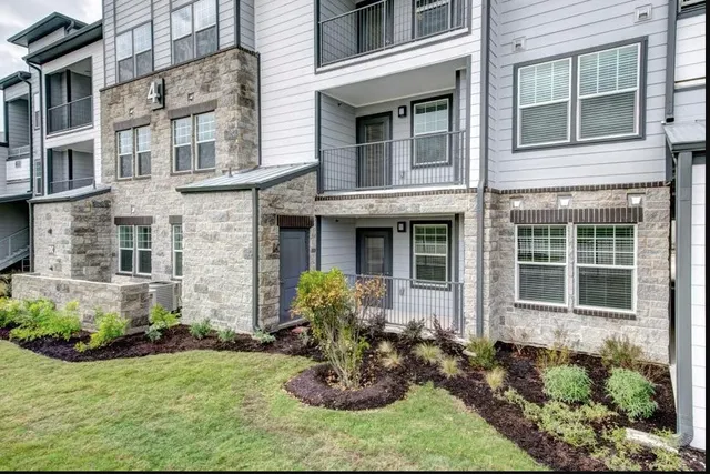 $764 | 15405 Long Vista Drive, Austin, TX 78728