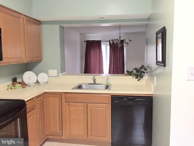 7359 Stream Way Springfield, VA 22152 - Photo 3 of 9 Kitchen02