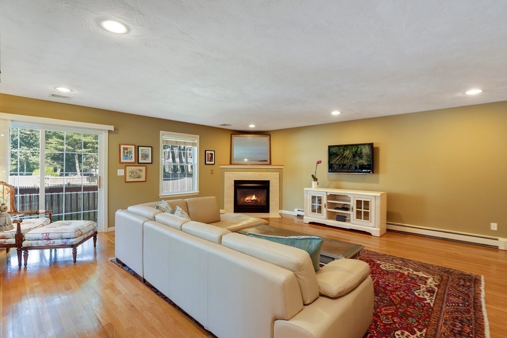111 Maple Street, Unit 111 Needham, MA 02492 - Photo 11 of 41
