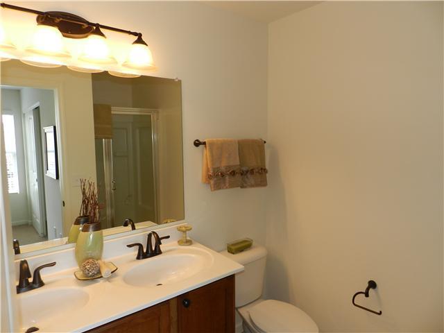 118 Gifford Road Columbus, OH 43235 - Photo 7 of 12
