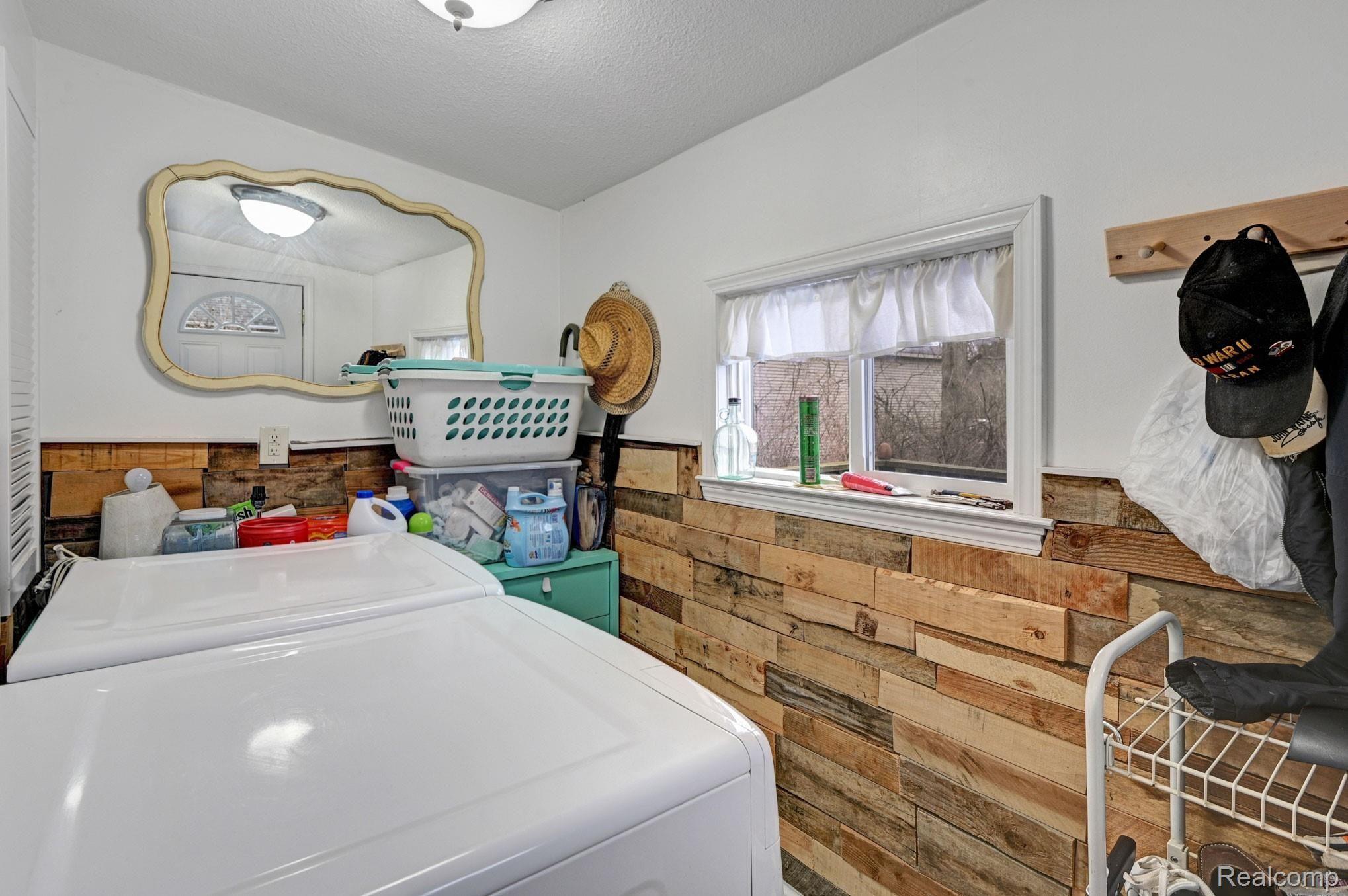 9063 Gd Blanc Road Gaines, MI 48436 - Photo 35 of 64 Home 2 Laundry room.jpg