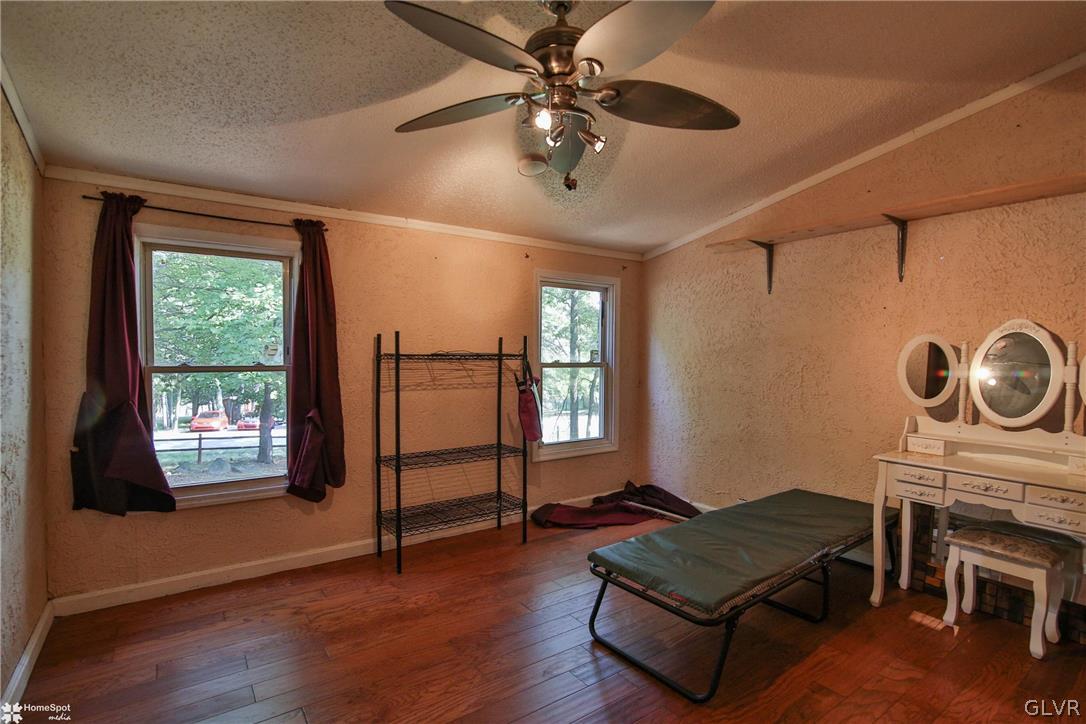 4239 Pine Ridge Drive East Bushkill, PA 18324 - Photo 13 of 48 Gallery Image 13