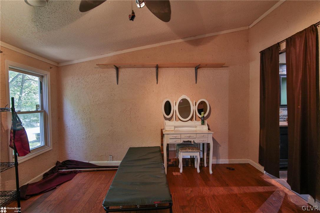 4239 Pine Ridge Drive East Bushkill, PA 18324 - Photo 14 of 48 Gallery Image 14
