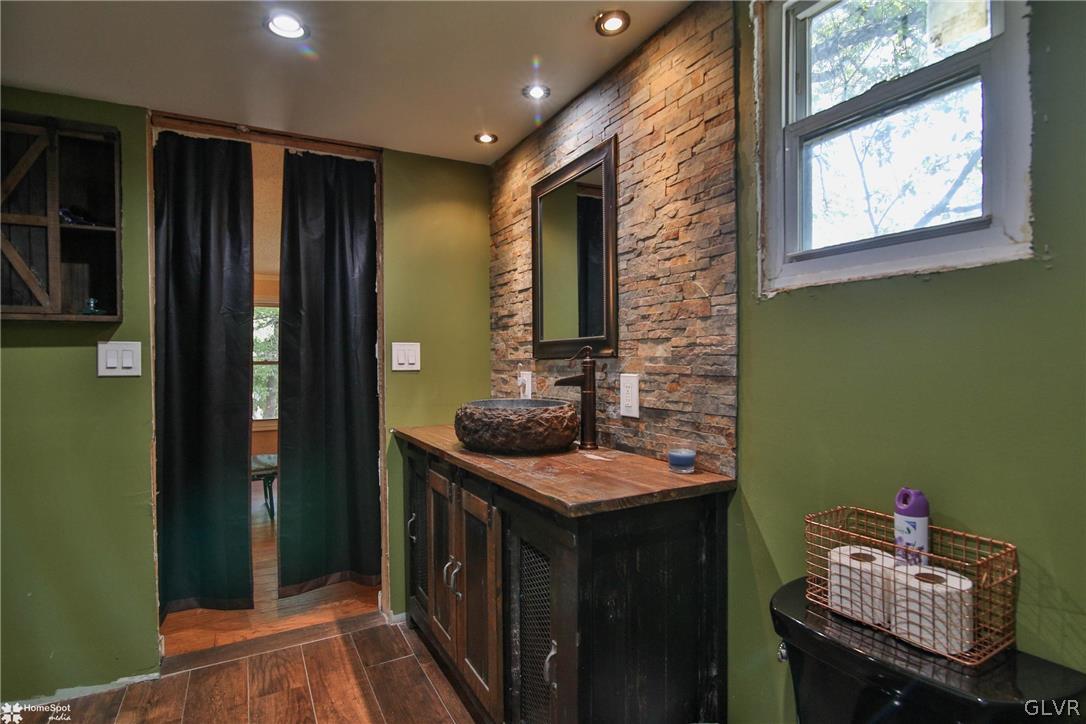 4239 Pine Ridge Drive East Bushkill, PA 18324 - Photo 17 of 48 Gallery Image 17