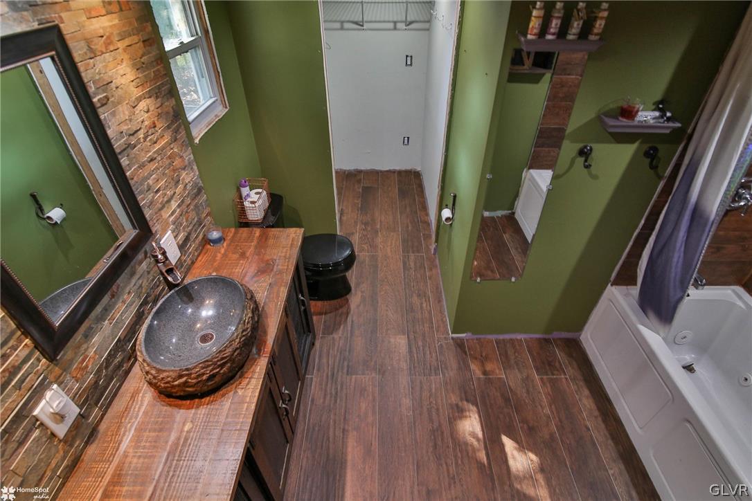 4239 Pine Ridge Drive East Bushkill, PA 18324 - Photo 19 of 48 Gallery Image 19