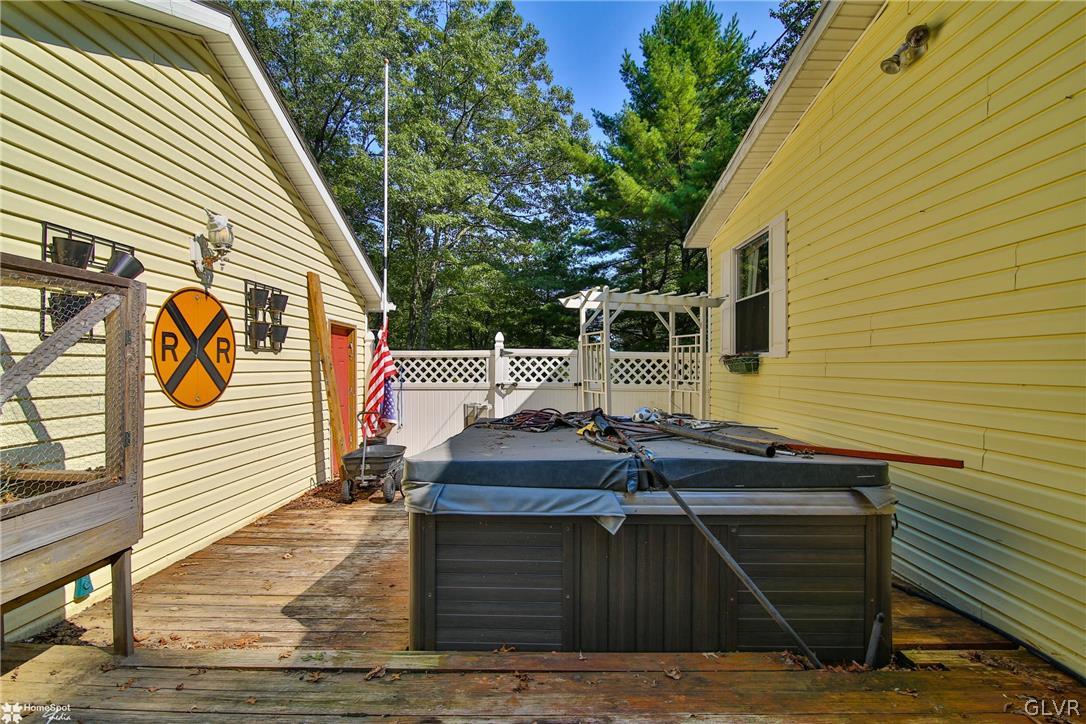 4239 Pine Ridge Drive East Bushkill, PA 18324 - Photo 37 of 48 Gallery Image 37