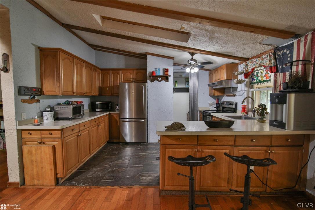 4239 Pine Ridge Drive East Bushkill, PA 18324 - Photo 9 of 48 Gallery Image 9