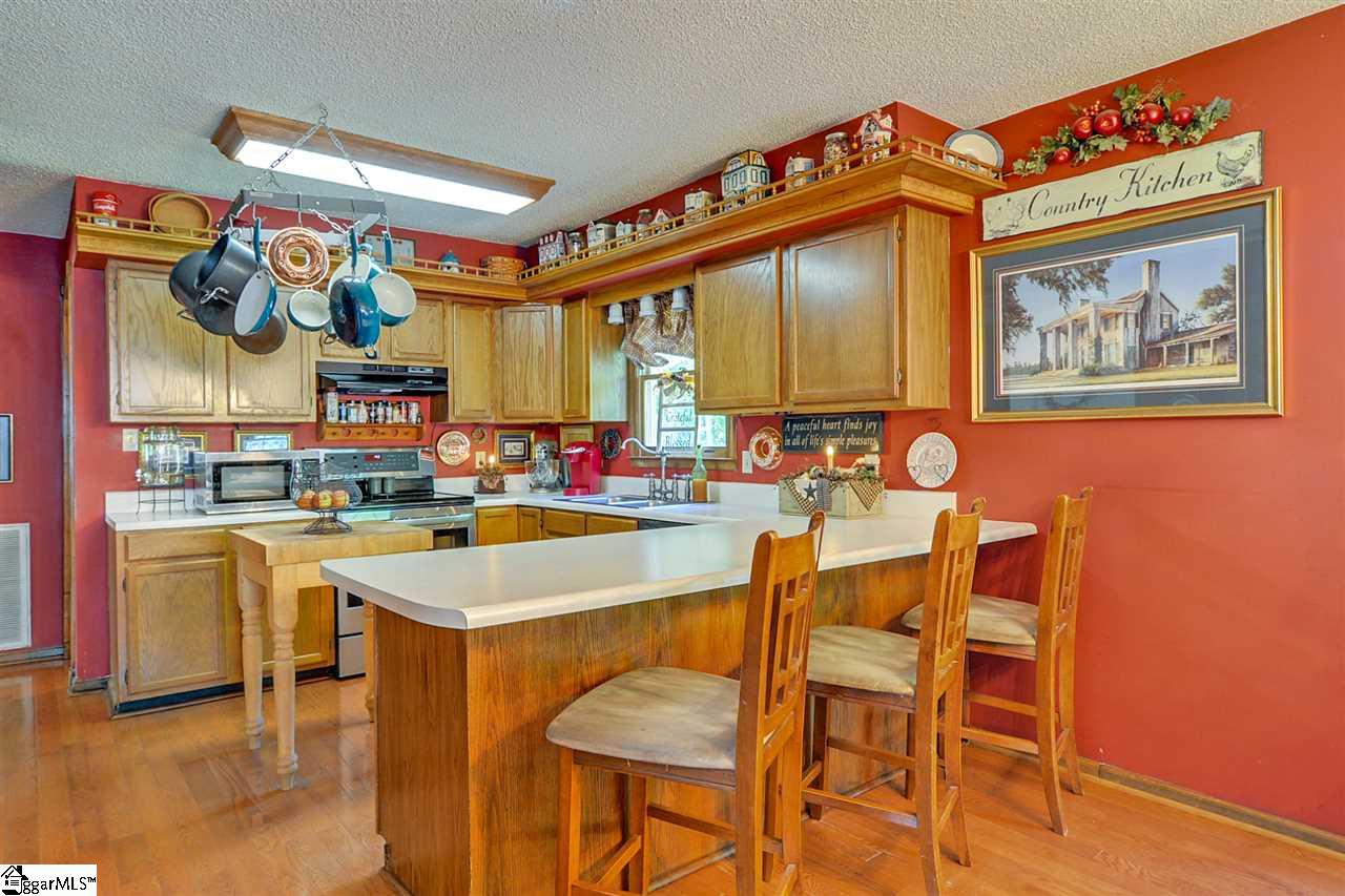13 Hester Road Greenville, SC 29609 - Photo 11 of 36 Gallery Image 11