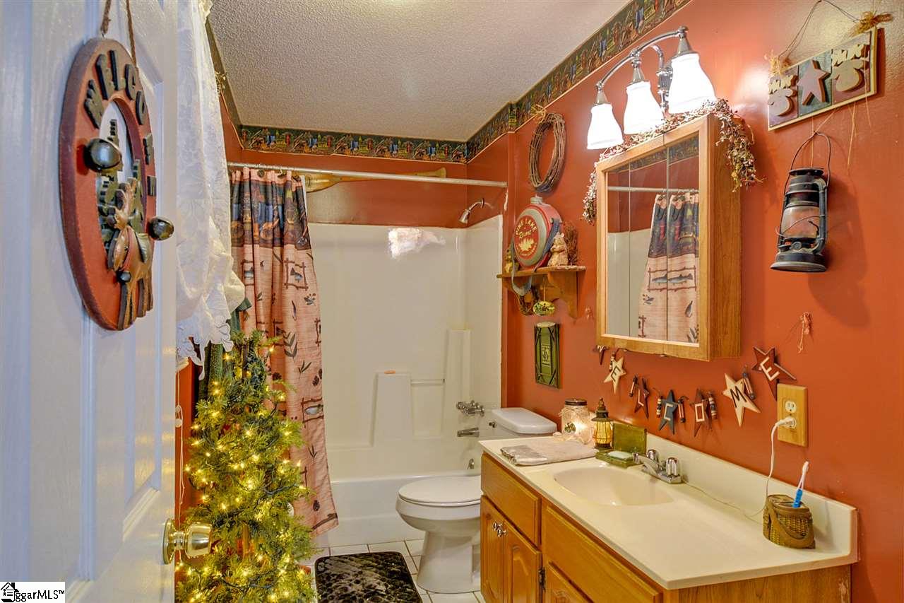 13 Hester Road Greenville, SC 29609 - Photo 15 of 36 Gallery Image 15