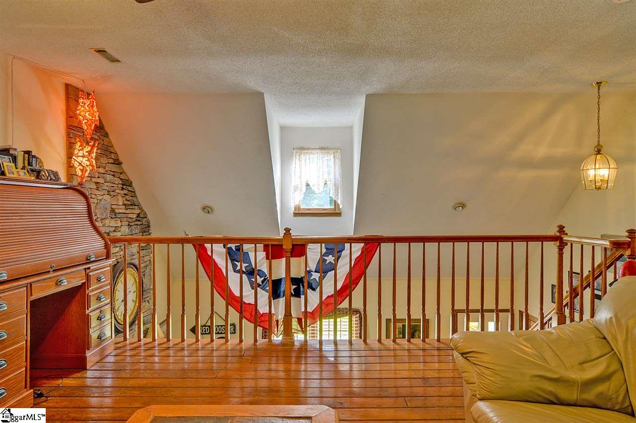 13 Hester Road Greenville, SC 29609 - Photo 17 of 36 Gallery Image 17