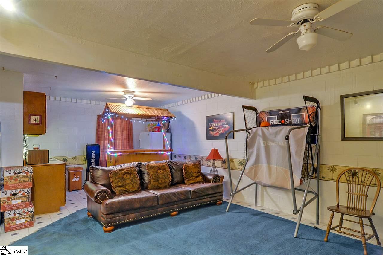 13 Hester Road Greenville, SC 29609 - Photo 25 of 36 Gallery Image 25