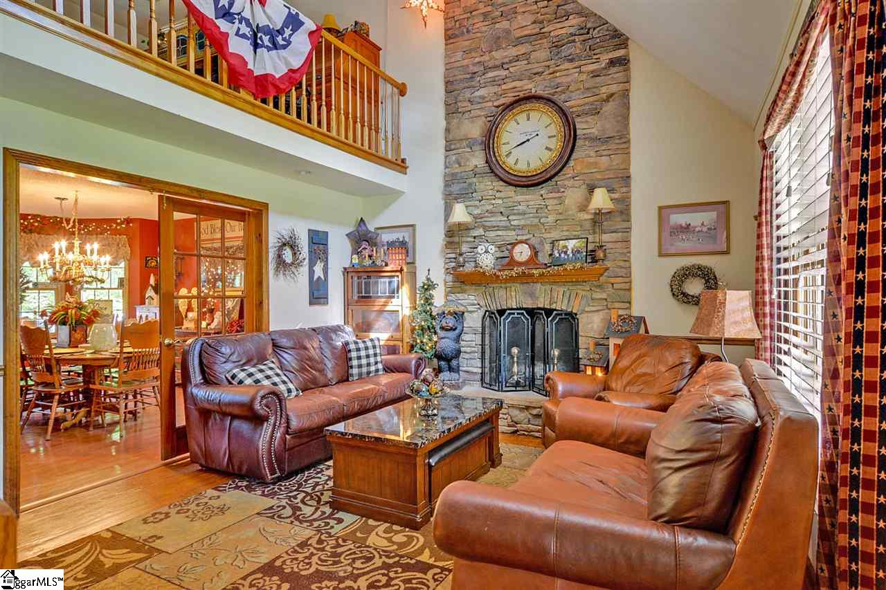 13 Hester Road Greenville, SC 29609 - Photo 4 of 36 Gallery Image 4