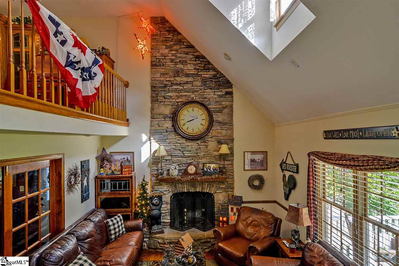 13 Hester Road Greenville, SC 29609 - Photo 7 of 36 Gallery Image 7