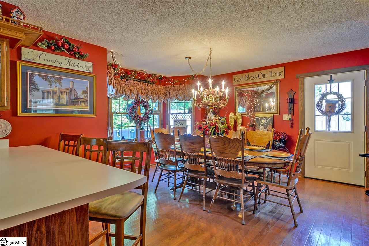 13 Hester Road Greenville, SC 29609 - Photo 9 of 36 Gallery Image 9
