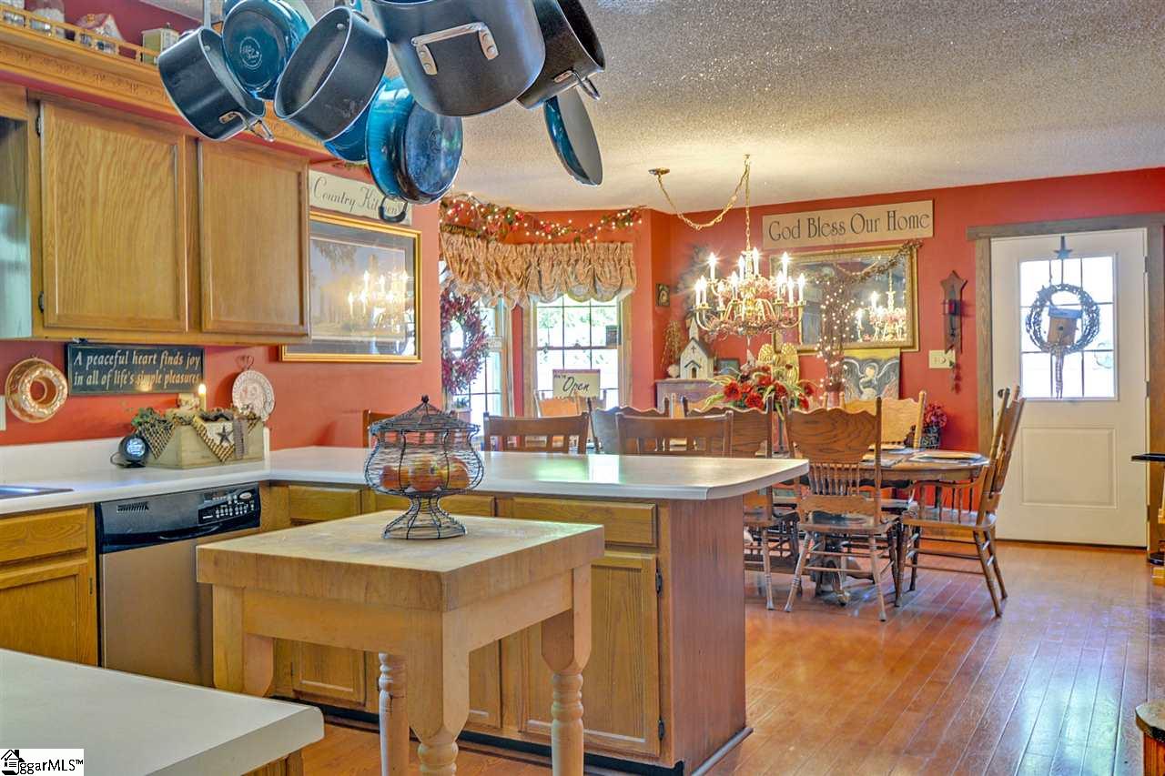 13 Hester Road Greenville, SC 29609 - Photo 10 of 36 Gallery Image 10