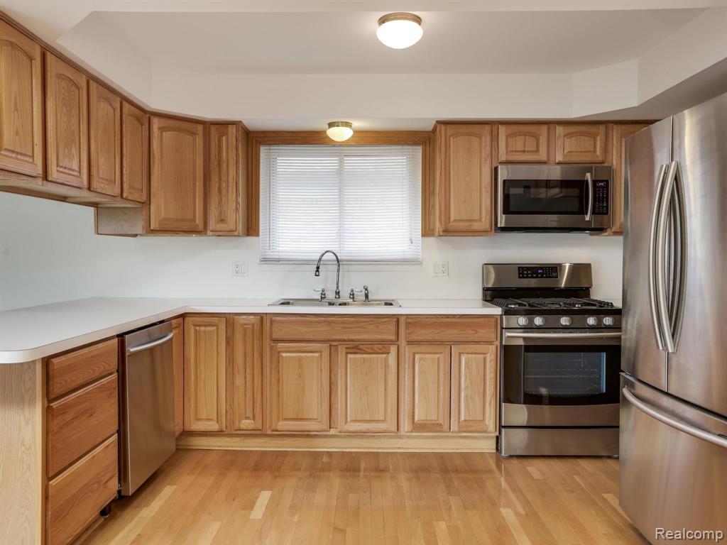 47535 Chrys Road Macomb, MI 48044 - Photo 19 of 29