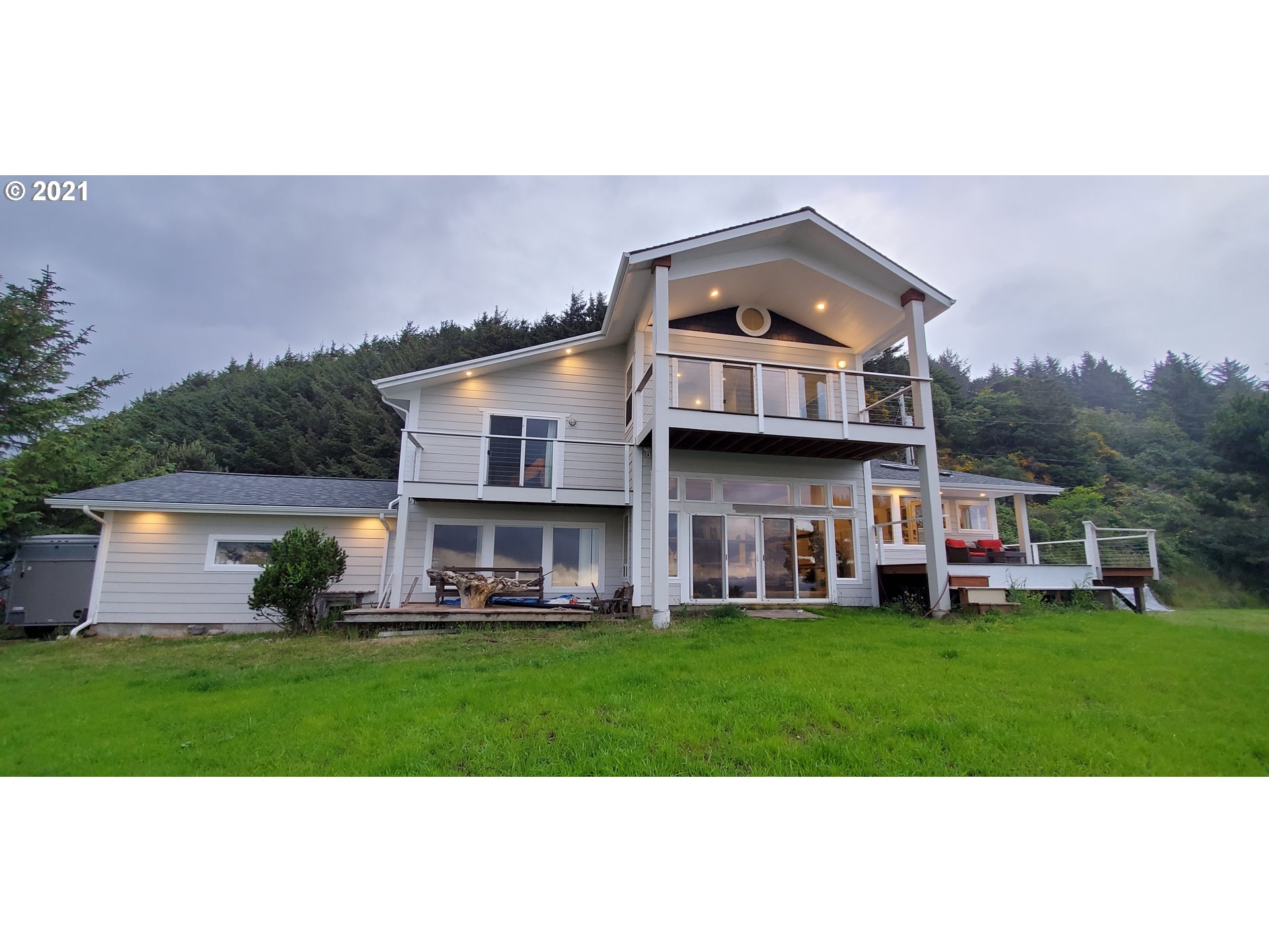 28651 Kissing Rock Road Gold Beach, OR 97444 - Photo 1 of 32 Gallery Image 1