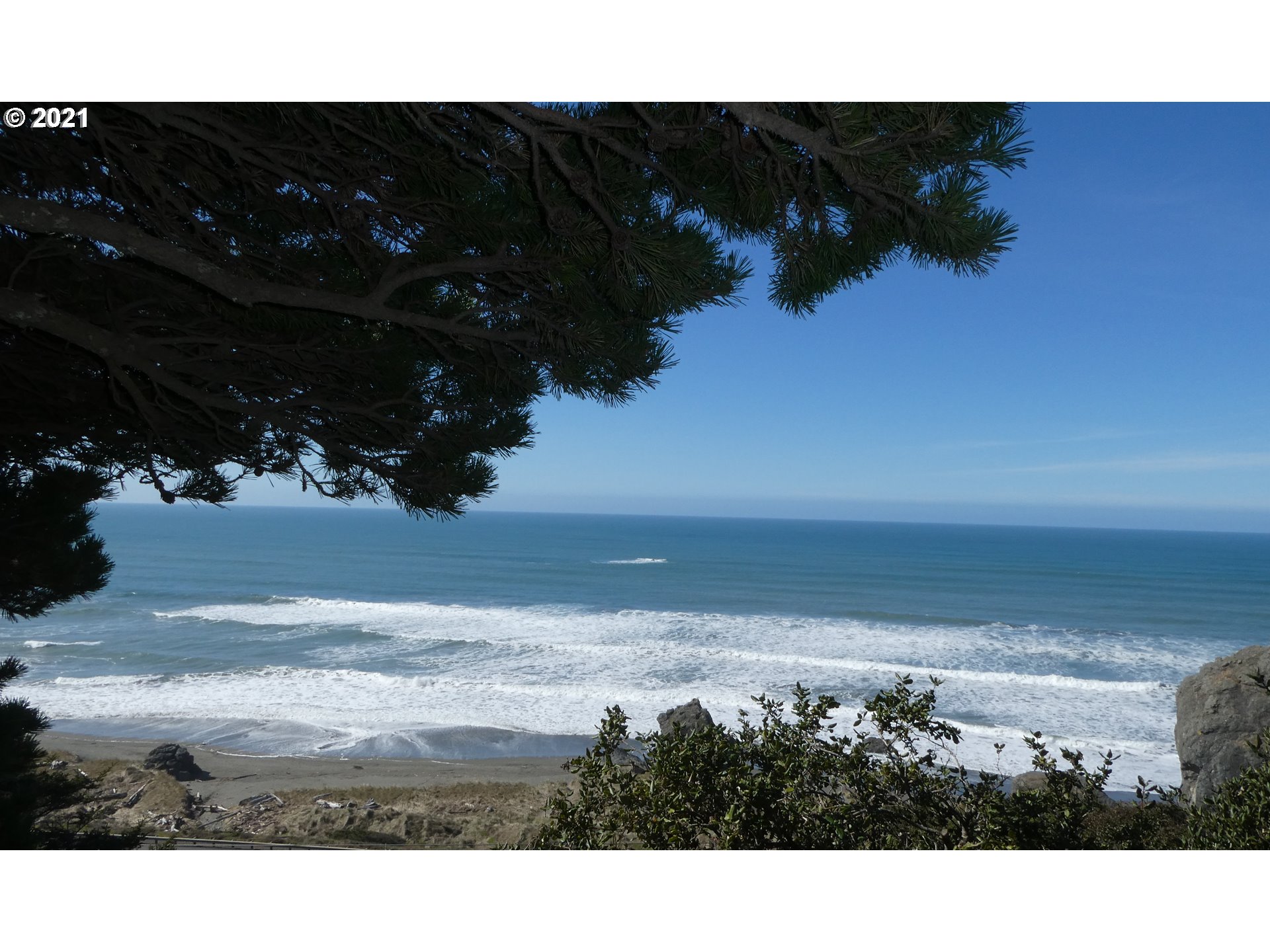 28651 Kissing Rock Road Gold Beach, OR 97444 - Photo 11 of 32 Gallery Image 11