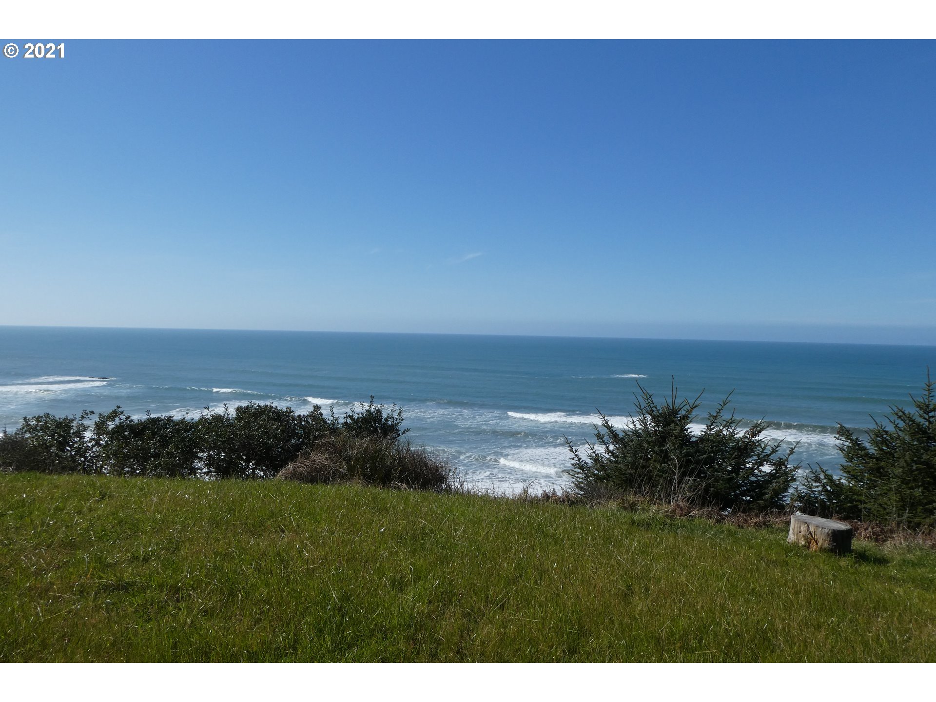 28651 Kissing Rock Road Gold Beach, OR 97444 - Photo 3 of 32 Gallery Image 3