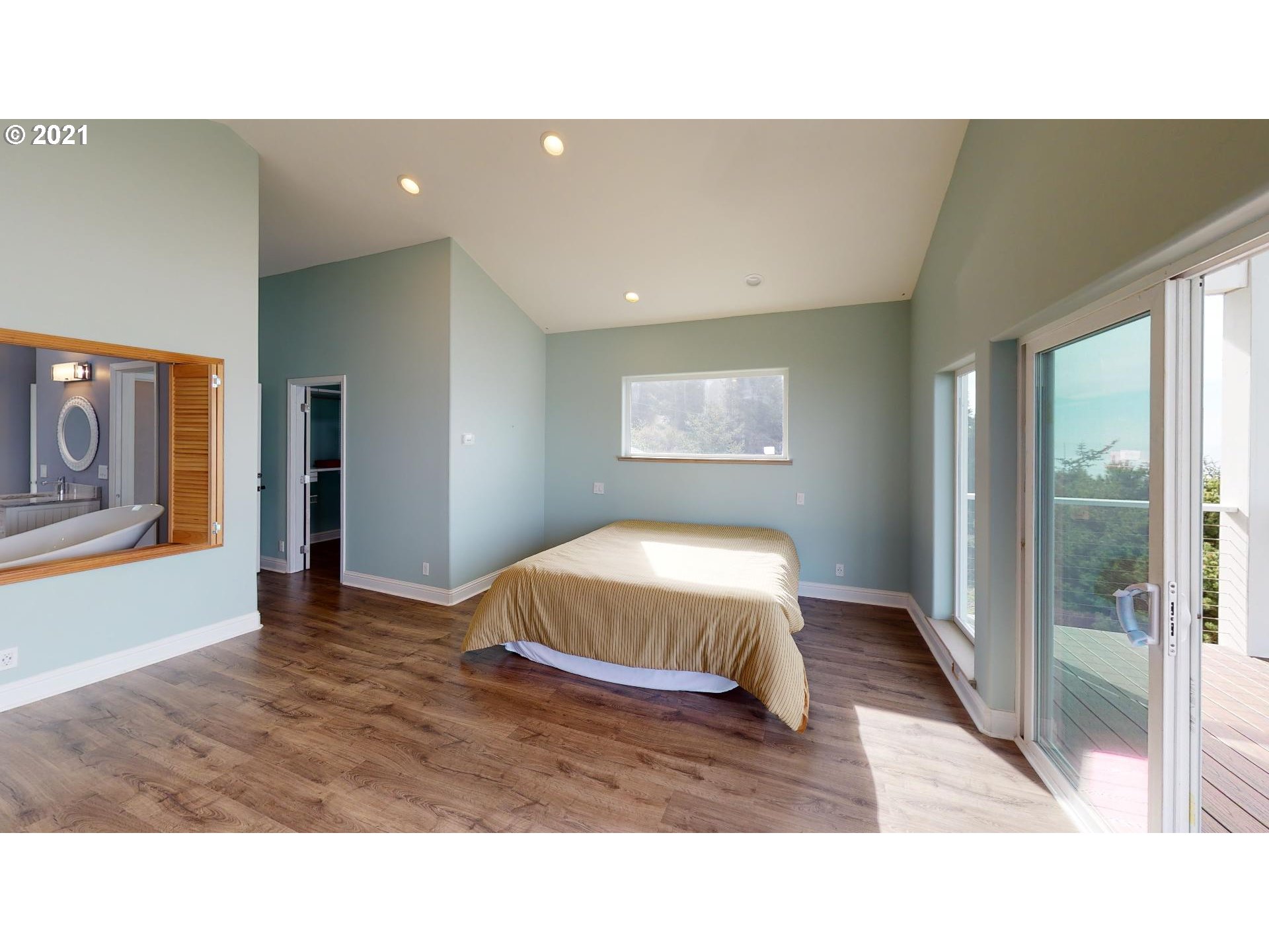28651 Kissing Rock Road Gold Beach, OR 97444 - Photo 9 of 32 Gallery Image 9