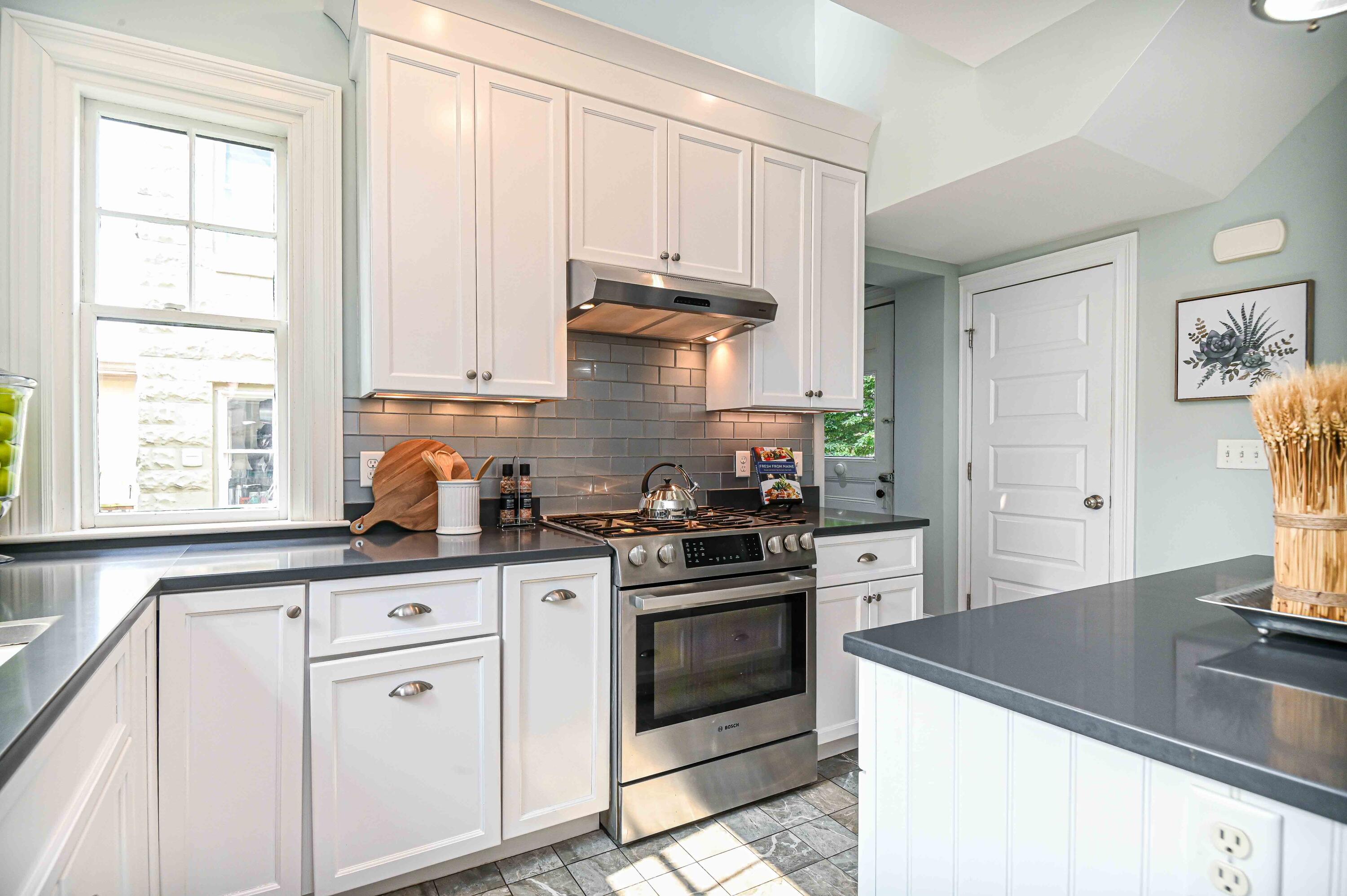 354 Danforth Street Portland, ME 04102 - Photo 14 of 65 DSC_1420