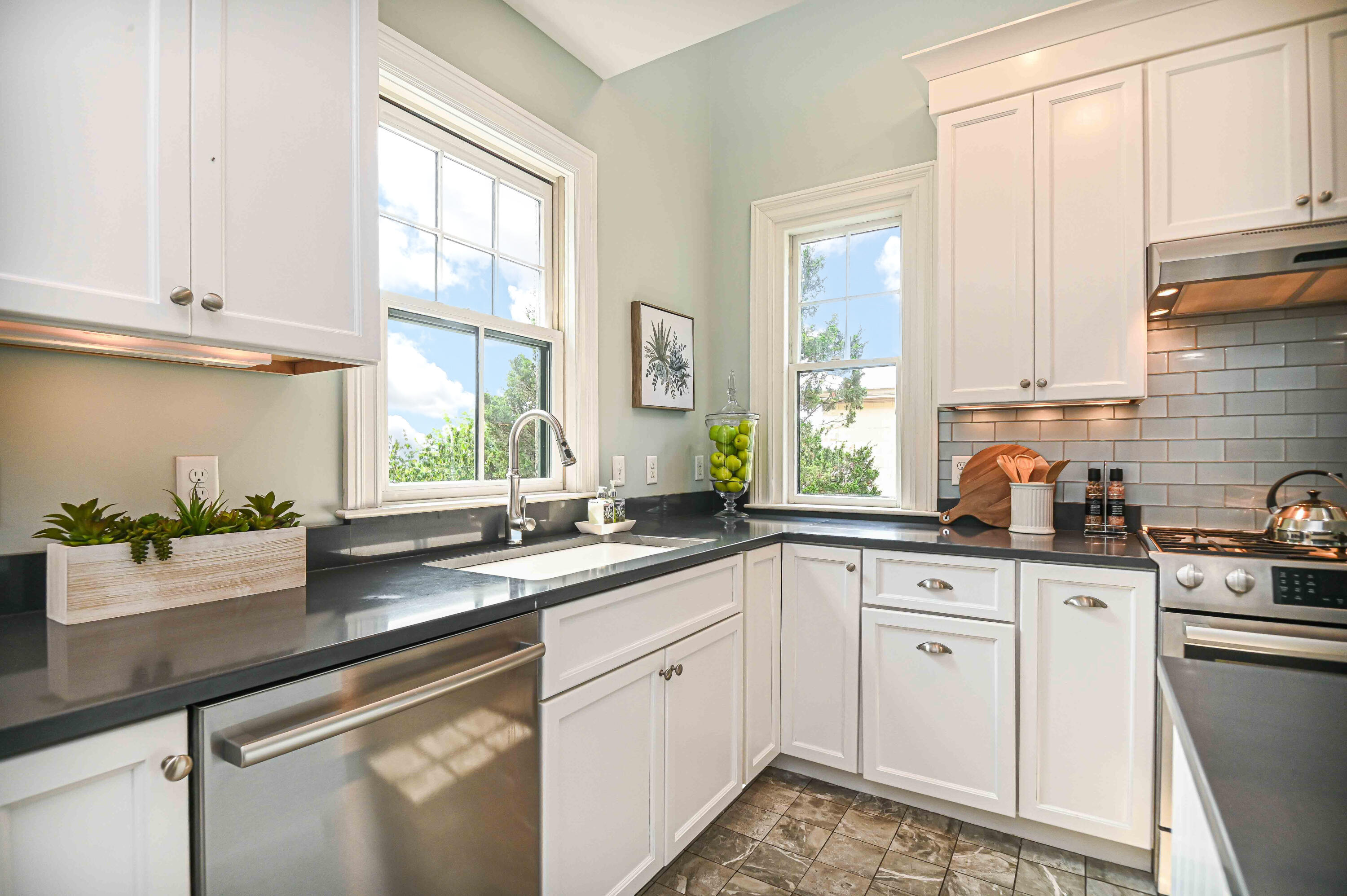 354 Danforth Street Portland, ME 04102 - Photo 15 of 65 DSC_1406