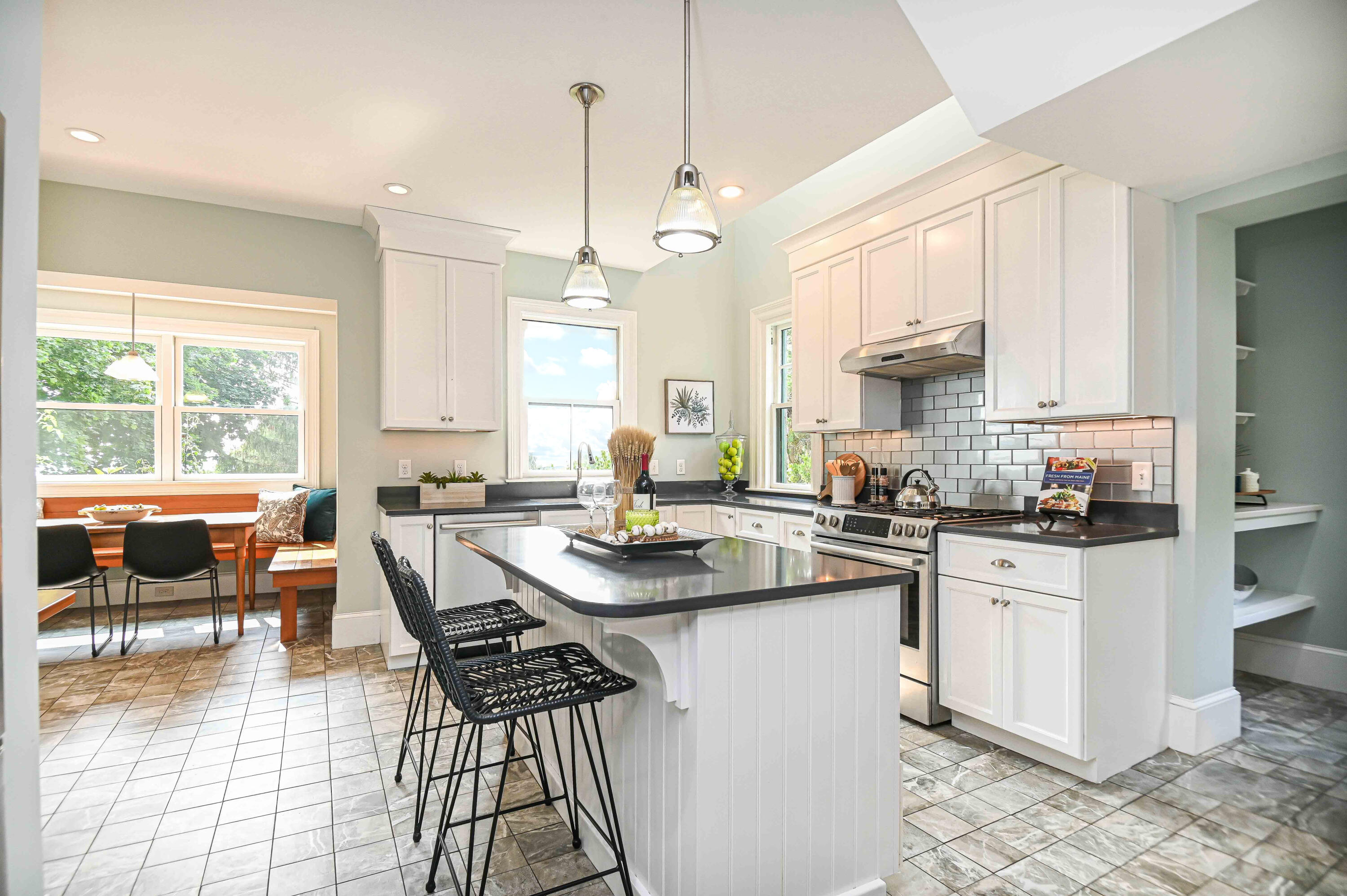 354 Danforth Street Portland, ME 04102 - Photo 10 of 65 DSC_1384