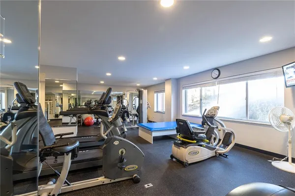 $140,000 | 4550 Warwick Boulevard, Unit 206, Kansas City, MO 64111