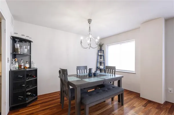 $140,000 | 4550 Warwick Boulevard, Unit 206, Kansas City, MO 64111
