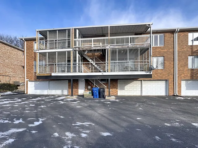 $116,500 | 3715 35th Street, Unit 3, Moline, IL 61265