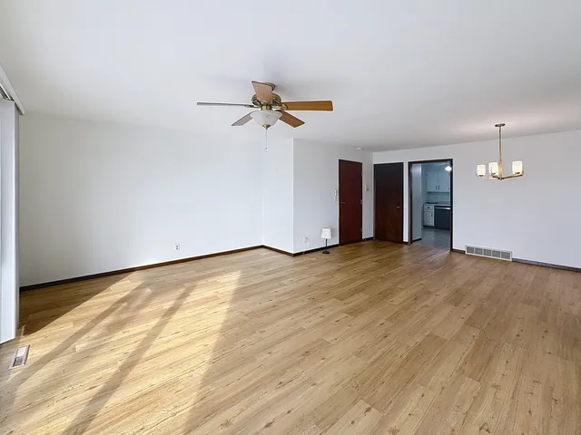 $116,500 | 3715 35th Street, Unit 3, Moline, IL 61265